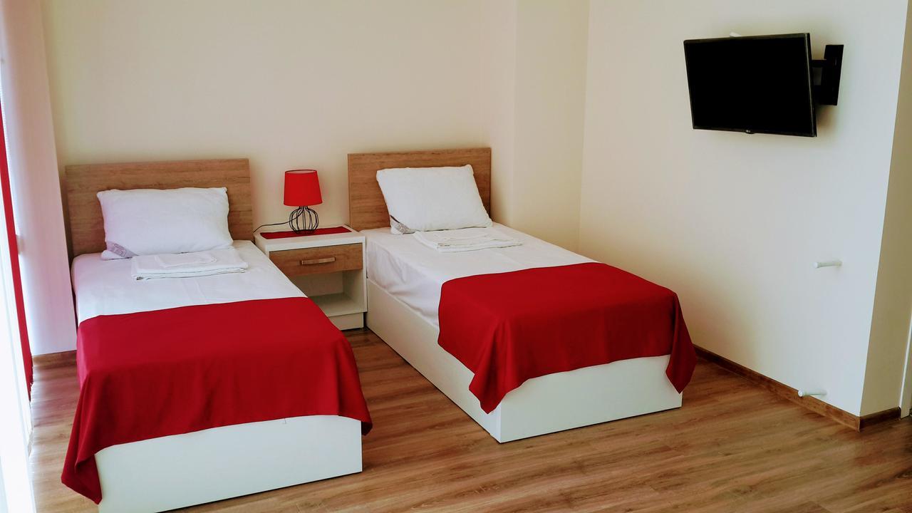 Blossom Hotel Batoumi Extérieur photo