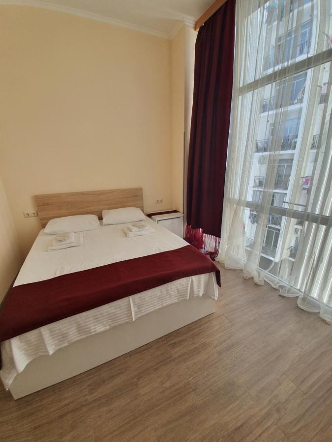 Blossom Hotel Batoumi Extérieur photo