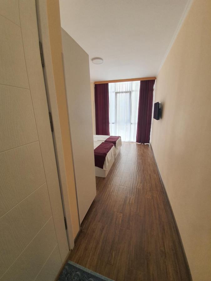 Blossom Hotel Batoumi Extérieur photo