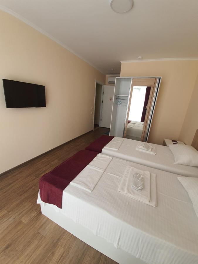 Blossom Hotel Batoumi Extérieur photo