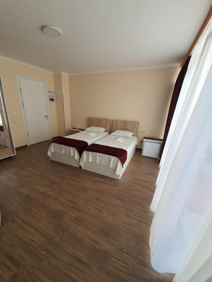 Blossom Hotel Batoumi Extérieur photo
