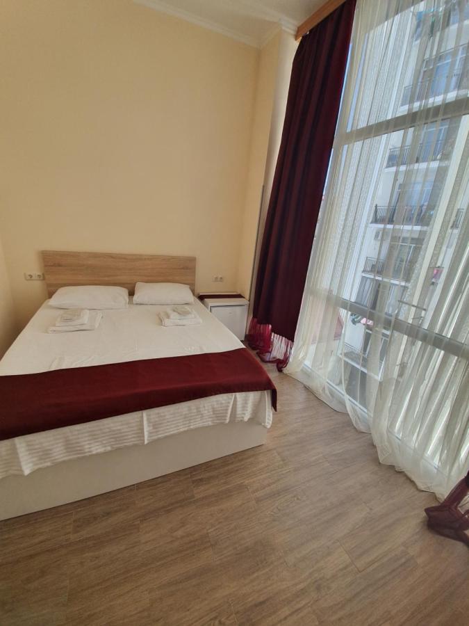 Blossom Hotel Batoumi Extérieur photo