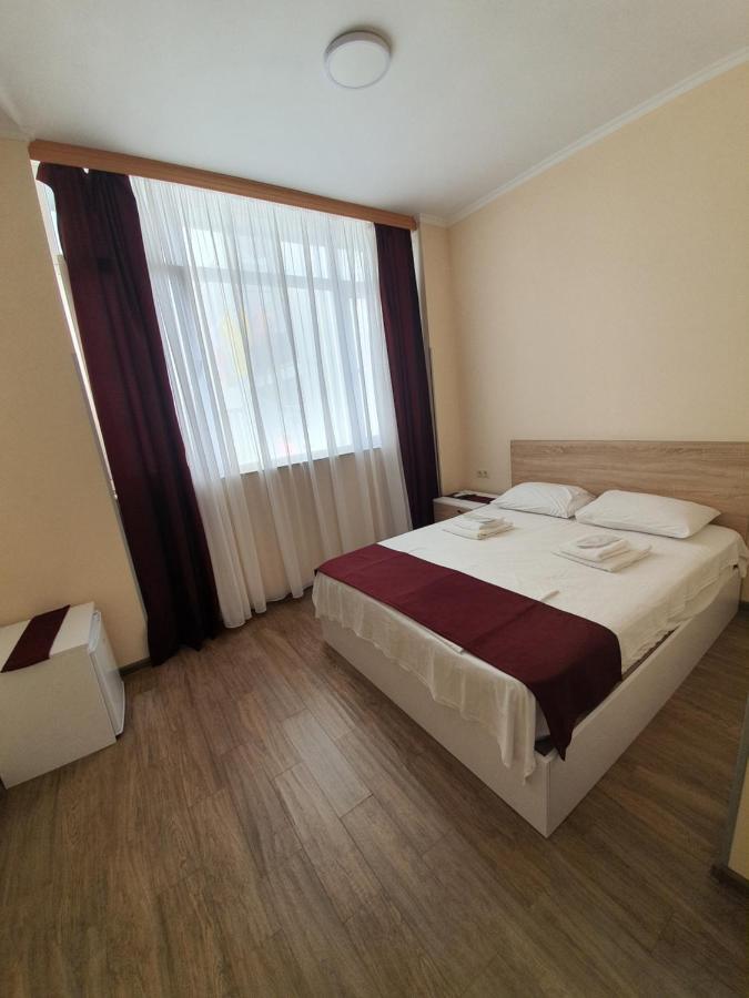 Blossom Hotel Batoumi Extérieur photo